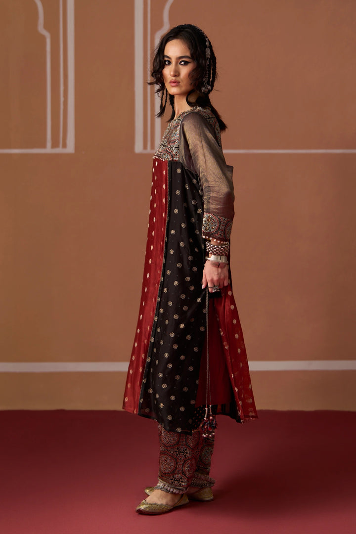 Aditi Kurta