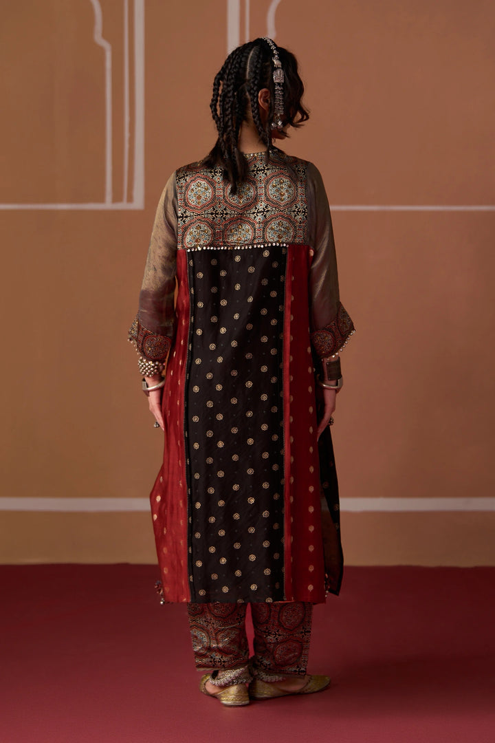 Aditi Kurta