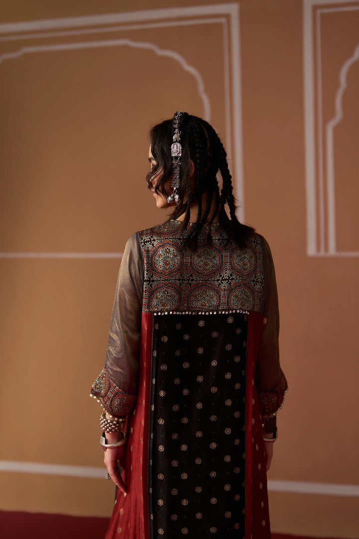 Aditi Kurta