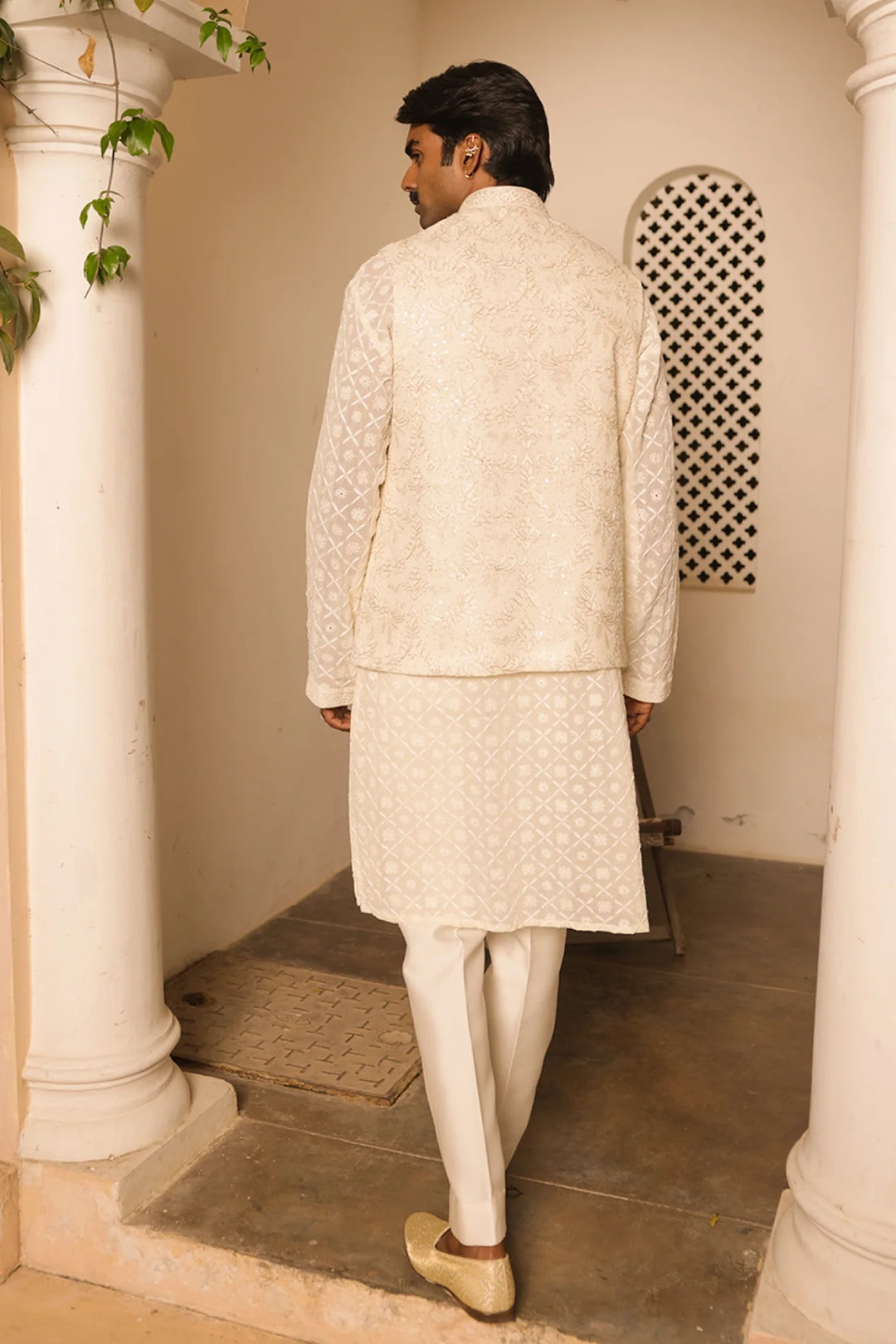 Ivory Pure & Premium Chikankari Sadari, Kurta Set
