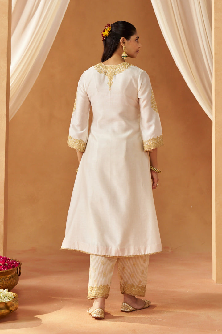 Liana Daisy Chauga with Salwar and Dupatta