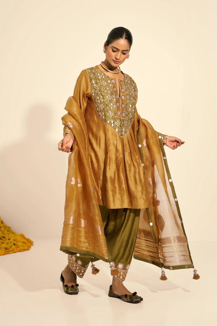 The mustard yellow Kurta Set
