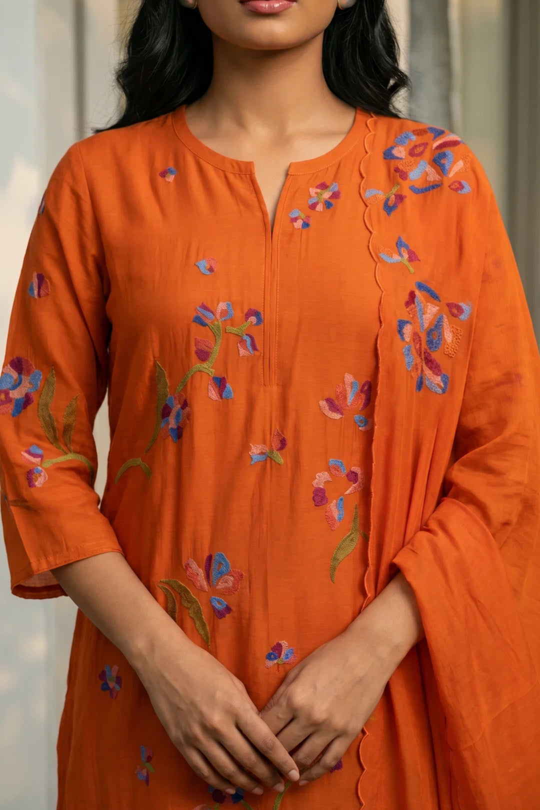 Aab Multicolored Thread Embroidered Kurta Set