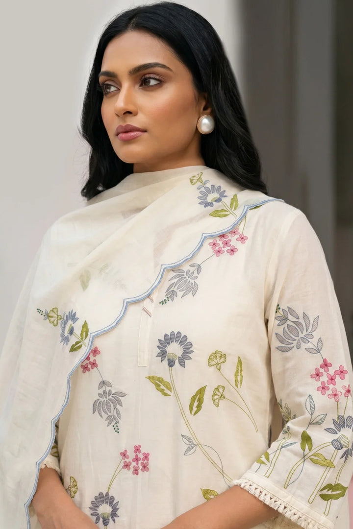 Falak Tissue Applique Kurta Set in Ivory