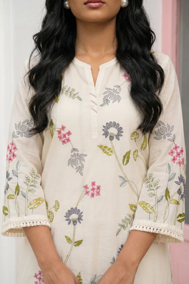 Falak Tissue Applique Kurta Set in Ivory