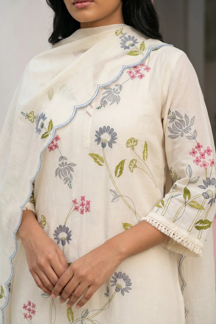 Falak Tissue Applique Kurta Set in Ivory