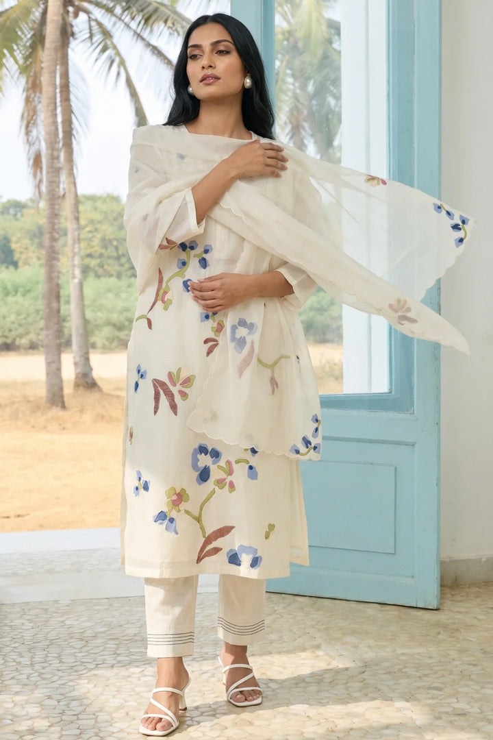 Frida Mul Chanderi Applique Kurta Set in Ivory