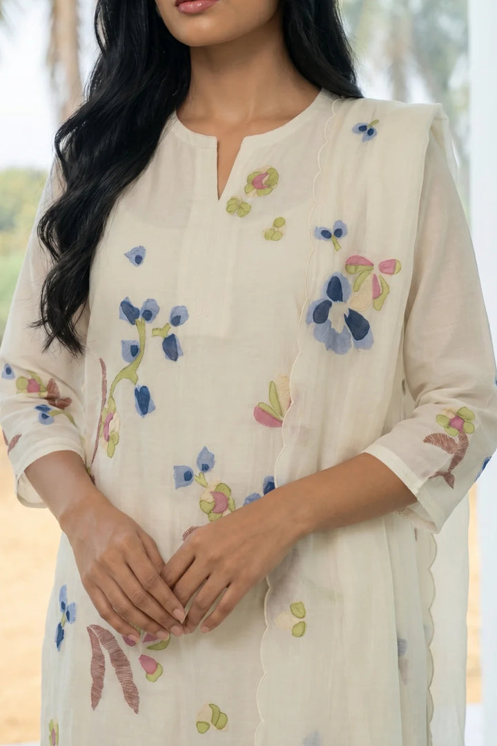 Frida Mul Chanderi Applique Kurta Set in Ivory