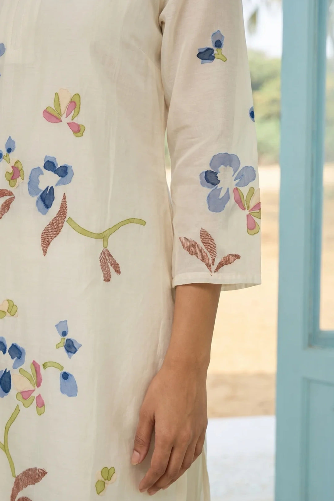 Frida Mul Chanderi Applique Kurta Set in Ivory