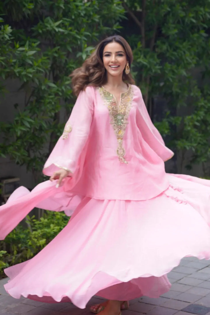 Jasmin Bhasin in Chandbali