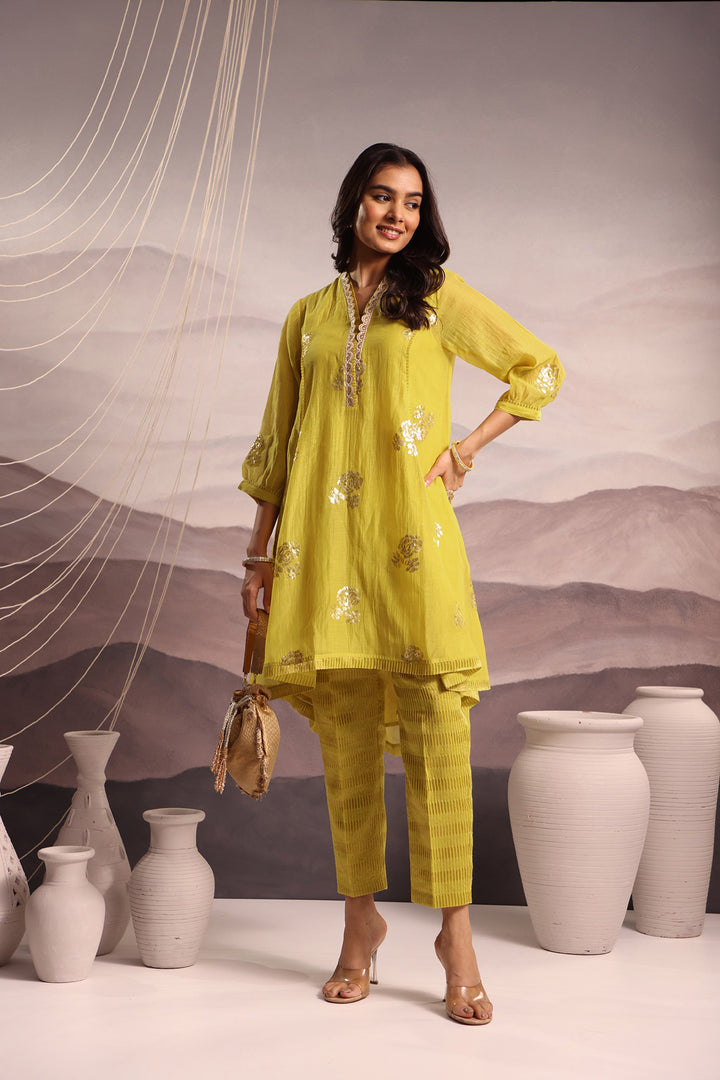 embroidered chanderi high-low kurta set