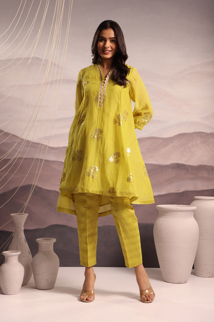 embroidered chanderi high-low kurta set