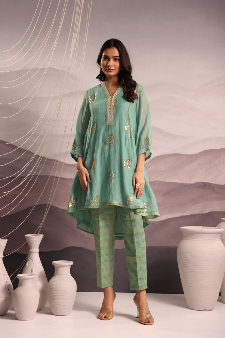 embroidered chanderi high-low kurta set