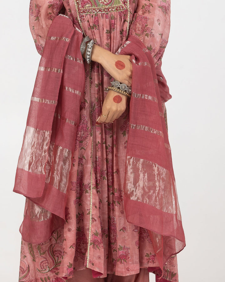 blush pink zari dupatta