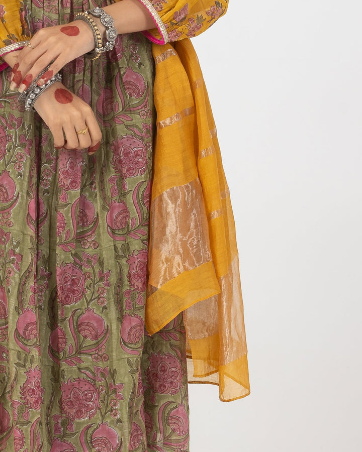 mustard zari dupatta
