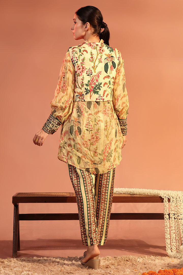 tamaya embroideed kurta set with jacket