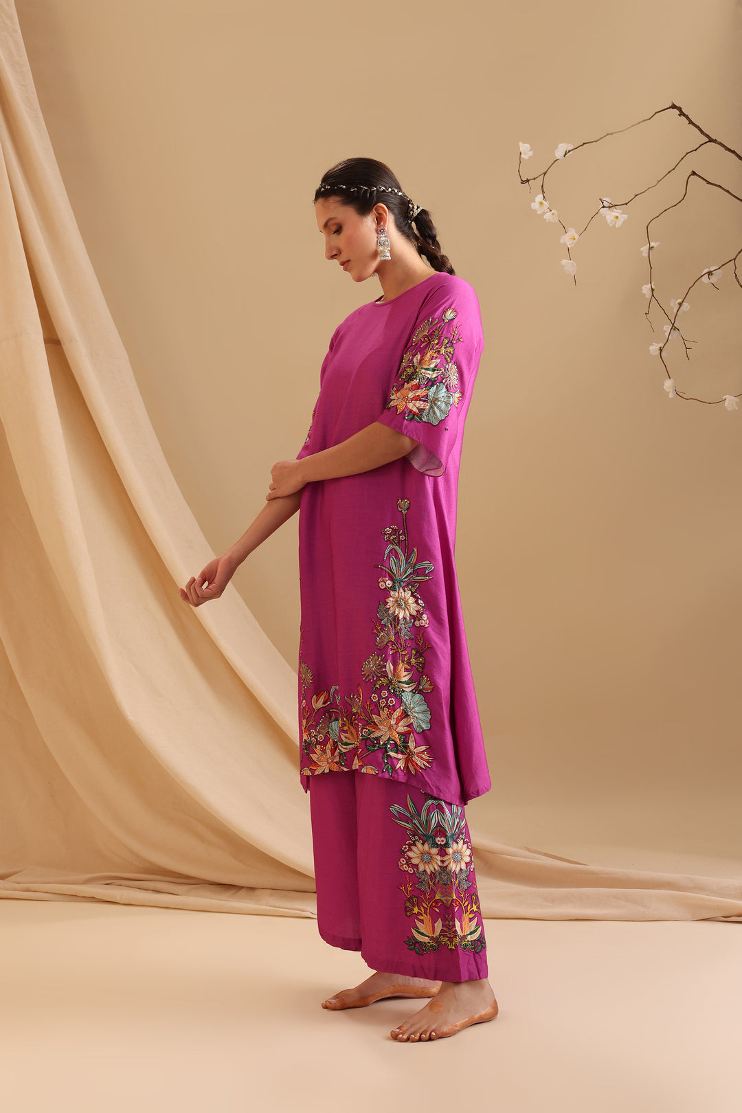 aarani embroidered kurta set