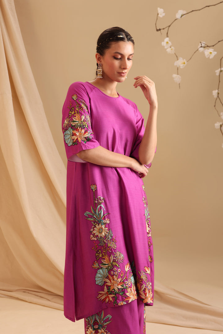 aarani embroidered kurta set