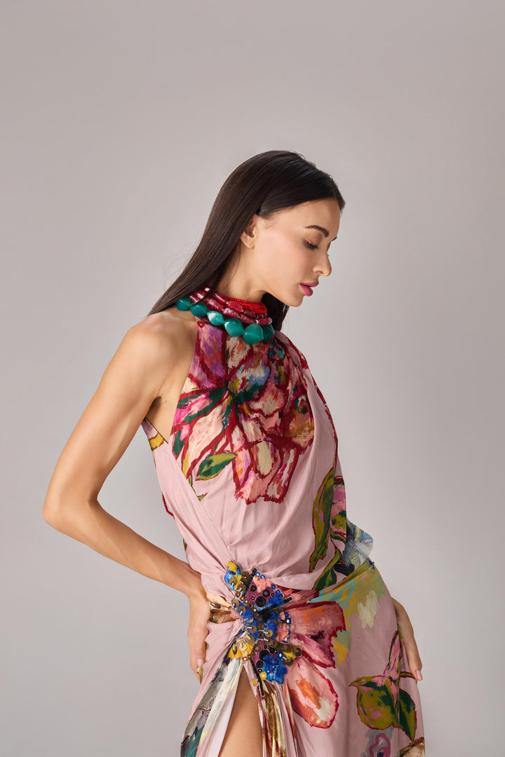 nargis dress