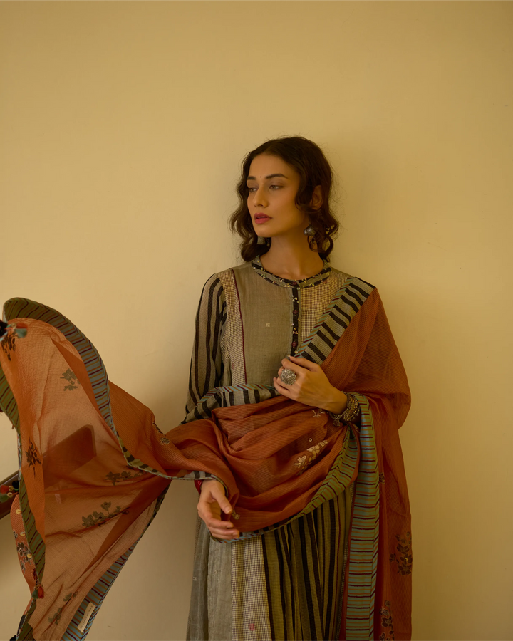 Kora Dupatta