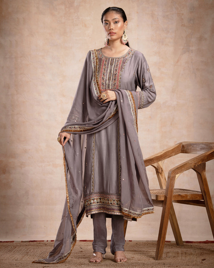 rabia straight suit set saleti