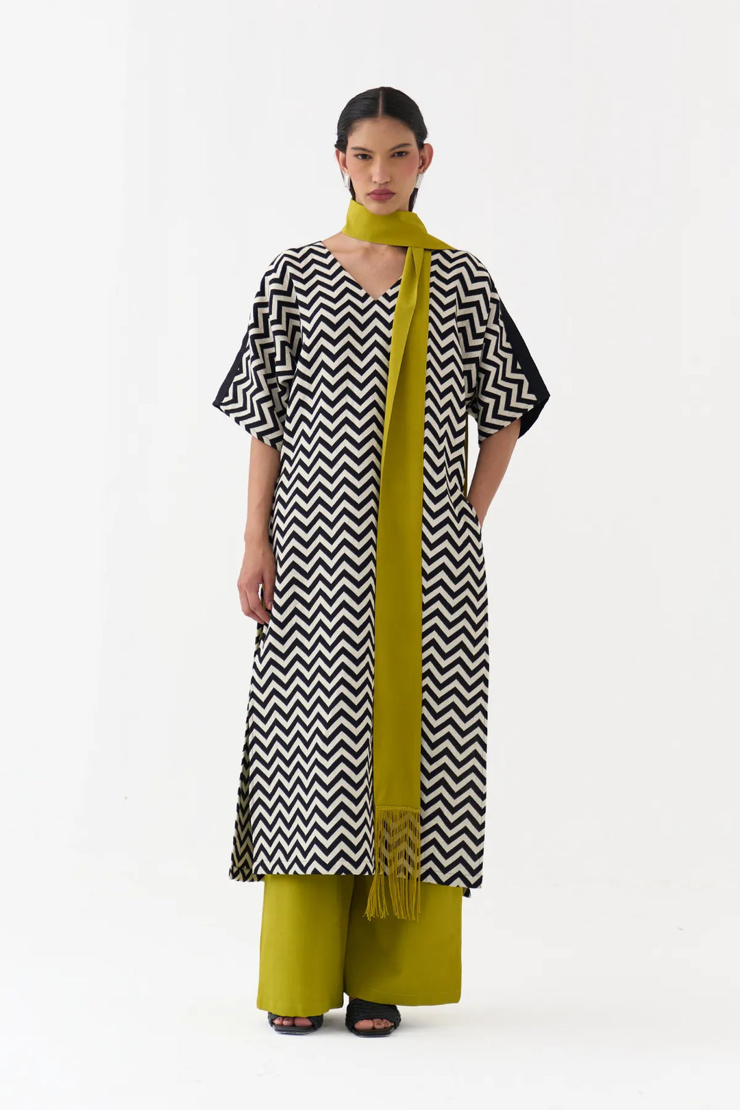 V Neck Kaftan Co-ord (Set Of 3)