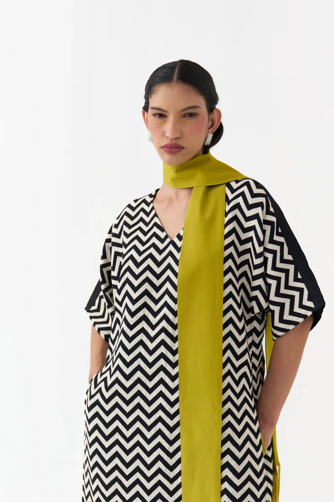 V Neck Kaftan Co-ord (Set Of 3)