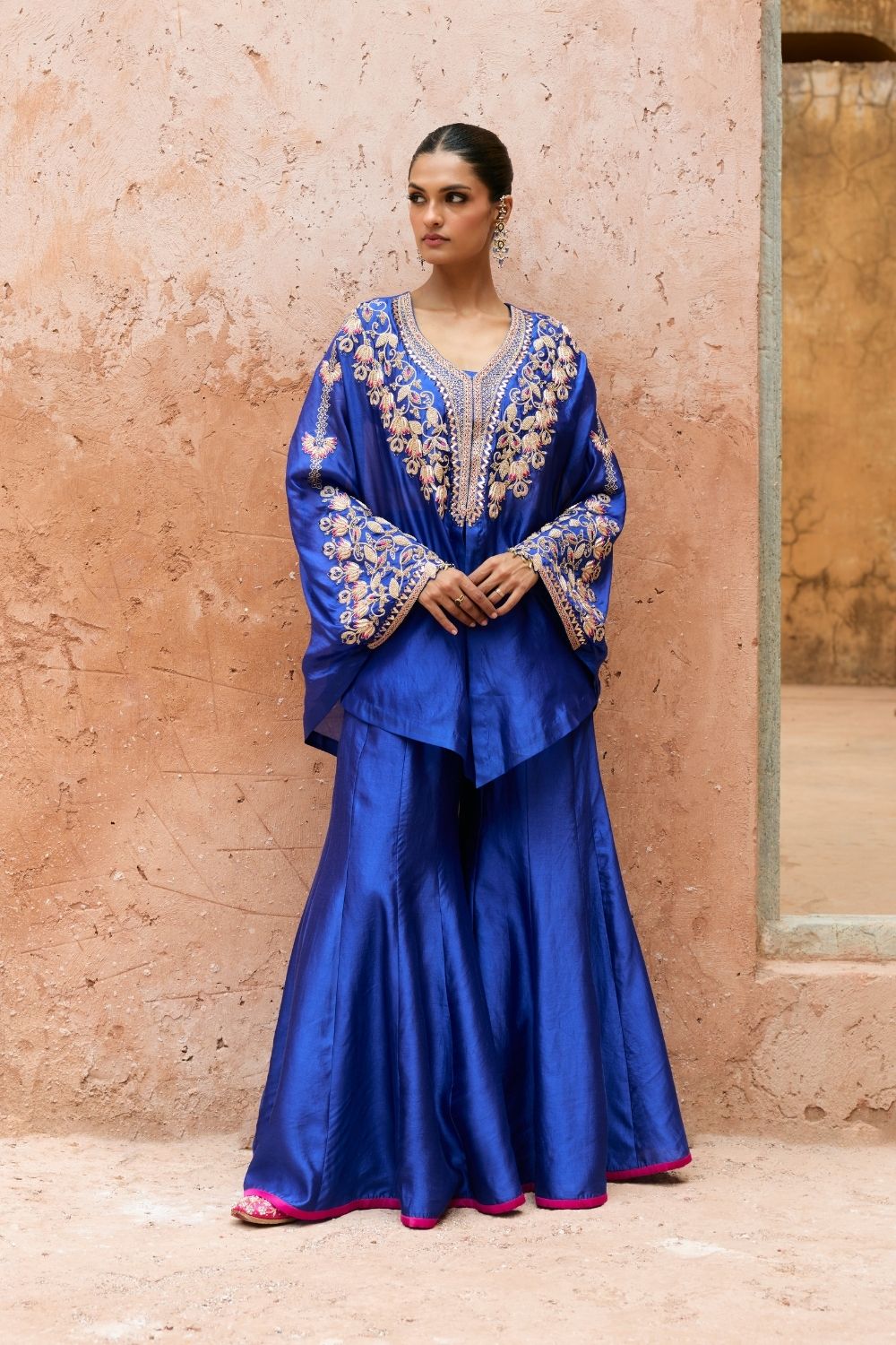 Aavya Cape Set