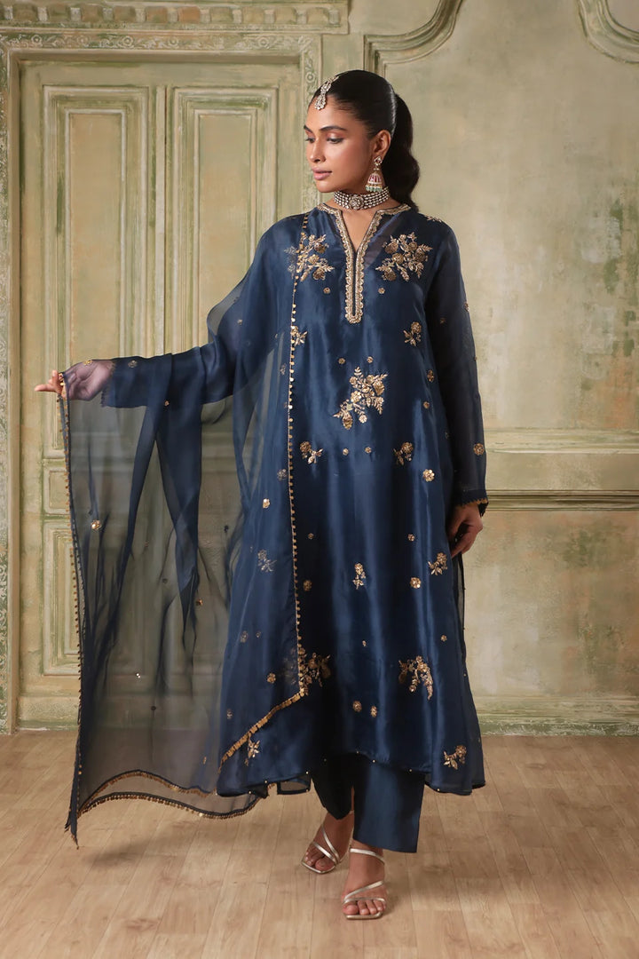Zar-Rang Blue Phool Kurta Set