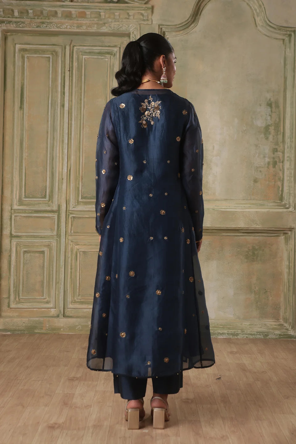 Zar-Rang Blue Phool Kurta Set