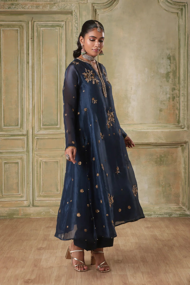 Zar-Rang Blue Phool Kurta Set