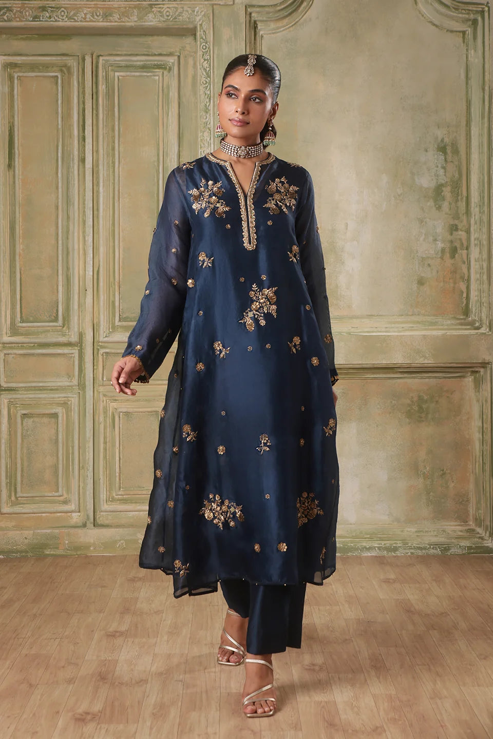 Zar-Rang Blue Phool Kurta Set