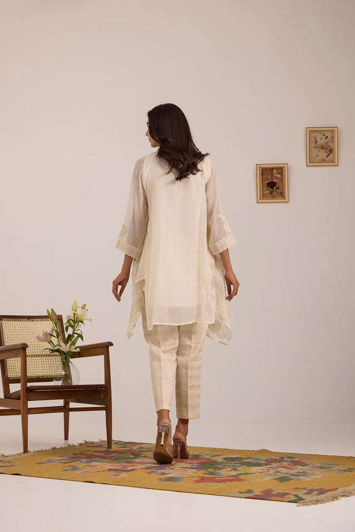 Asymmetric Tissue Patch Embroidered Cowl Tunic Set in Off-White