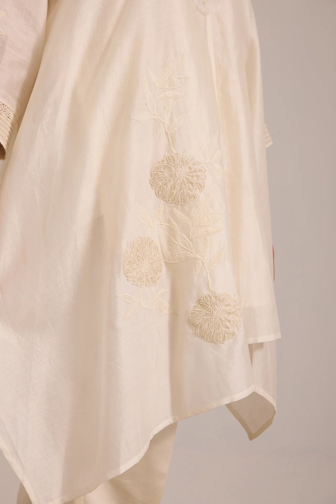 Asymmetric Tissue Patch Side Embroidered Cowl Tunic Set in Off-White