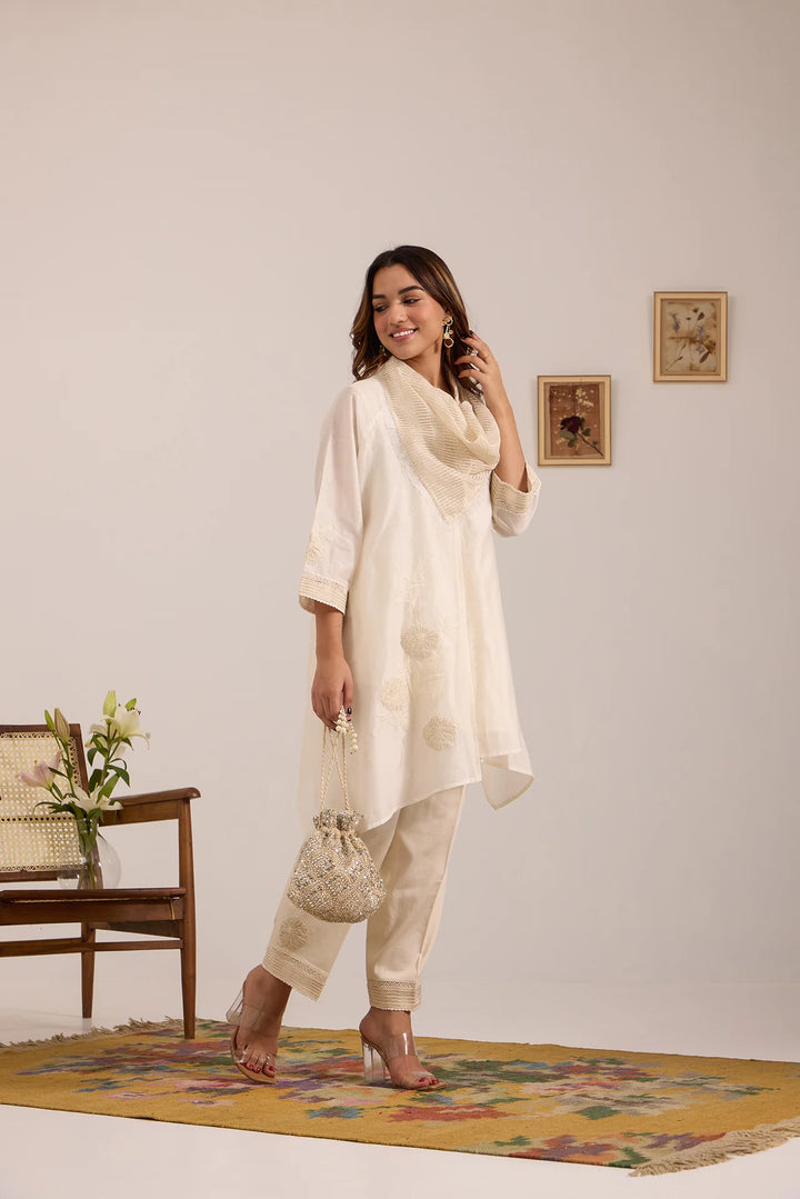 Asymmetric Tissue Patch Side Embroidered Cowl Tunic Set in Off-White