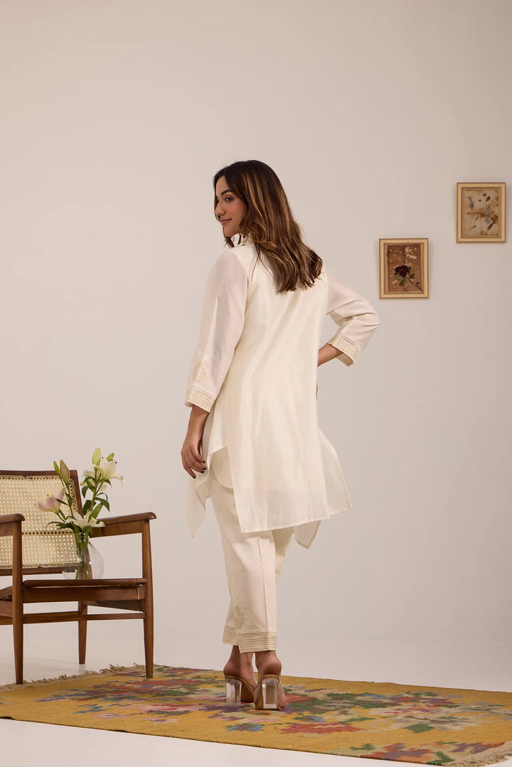 Asymmetric Tissue Patch Side Embroidered Cowl Tunic Set in Off-White