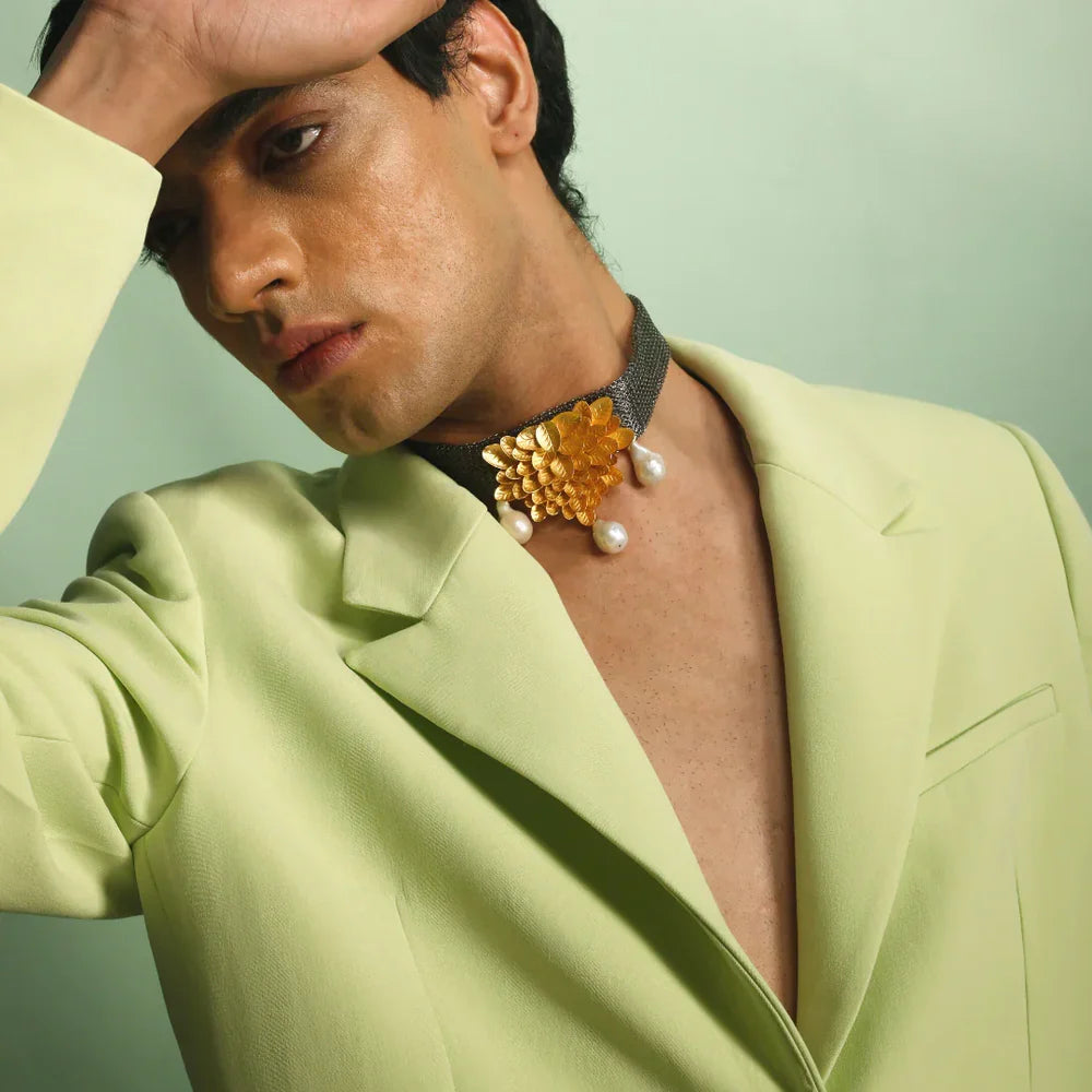 Baroque Gold Adoring Neckpiece