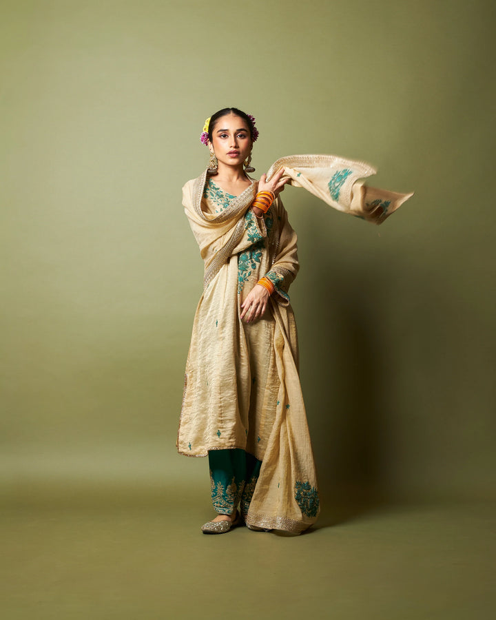Chand Moti embroidered kurta set