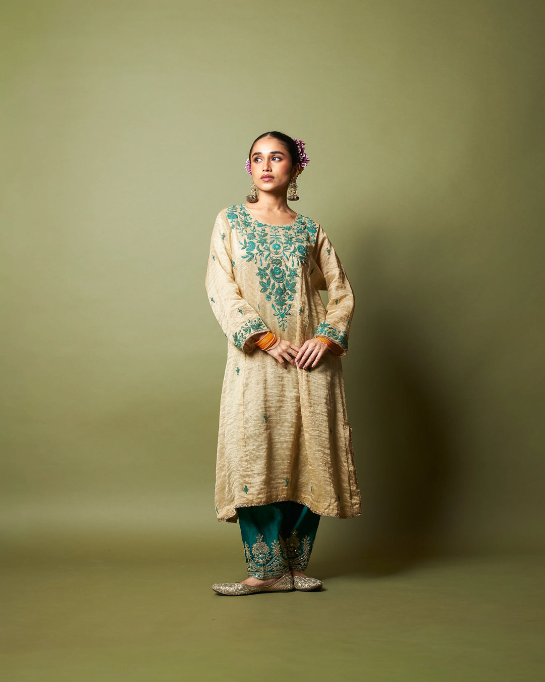 Chand Moti embroidered kurta set