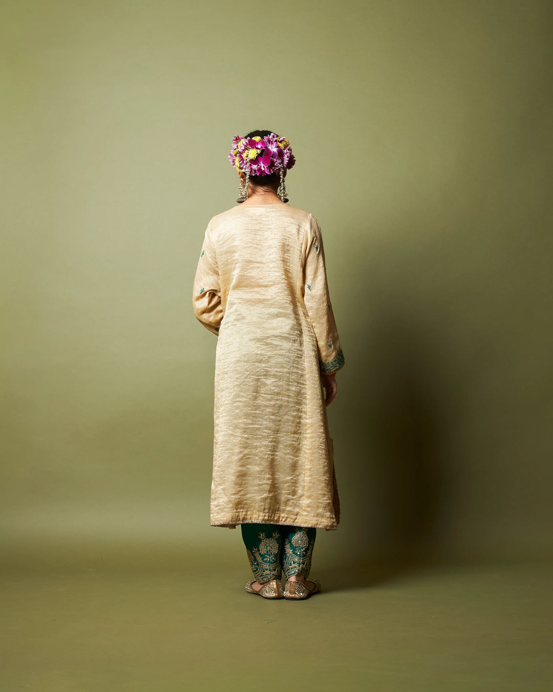 Chand Moti embroidered kurta set