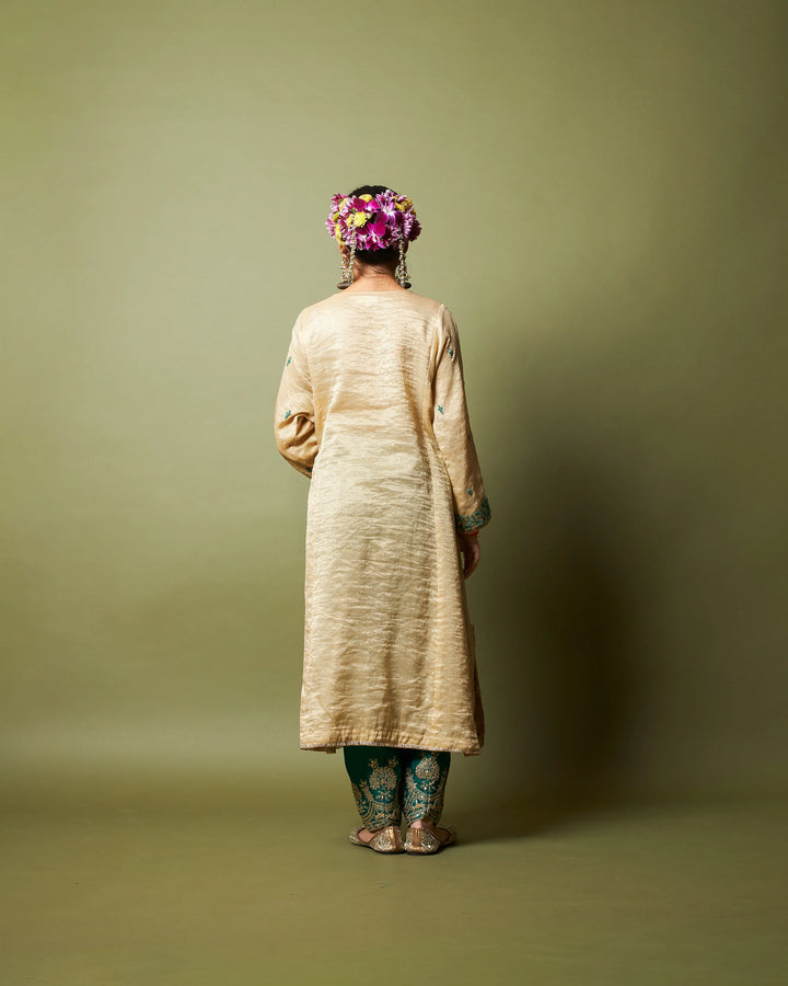 Chand Moti embroidered kurta set