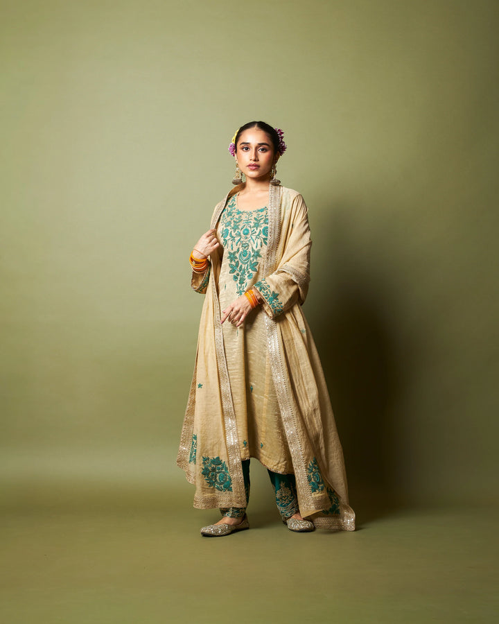 Chand Moti embroidered kurta set
