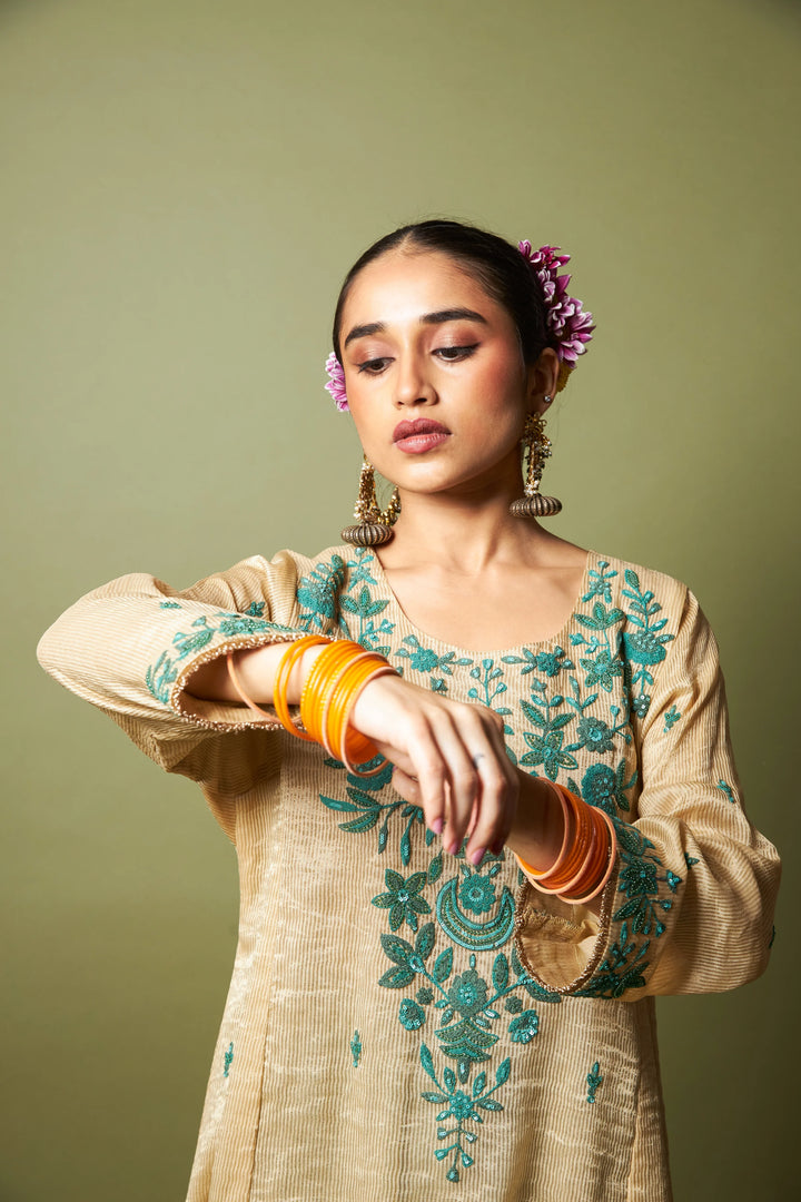 Chand Moti embroidered kurta set
