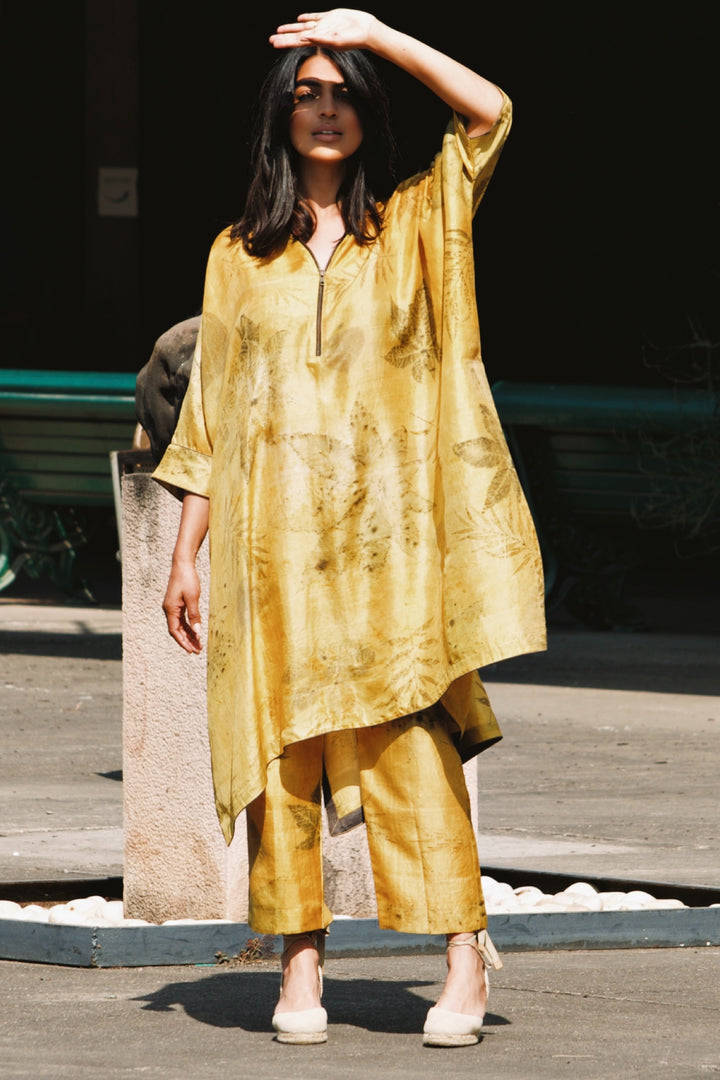 Mustard classic eco-printed silk v-neck zipper set