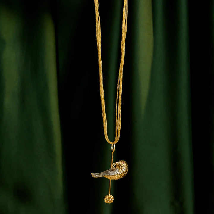 Clinging Serene Pendant
