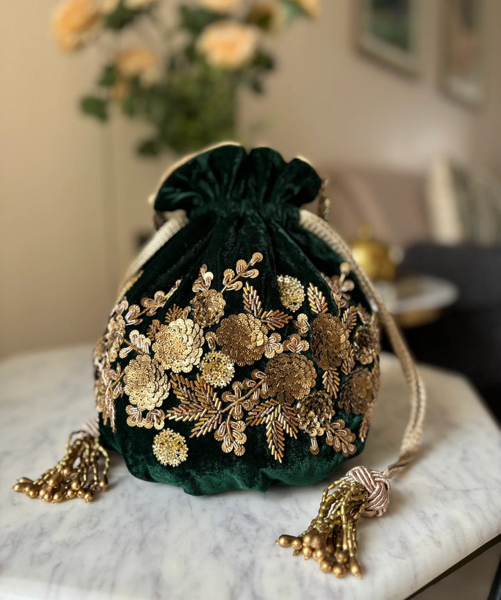 dancing daffodil Dark green