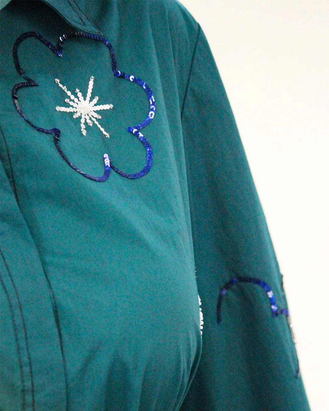 Ditsy embroidered fence shirt