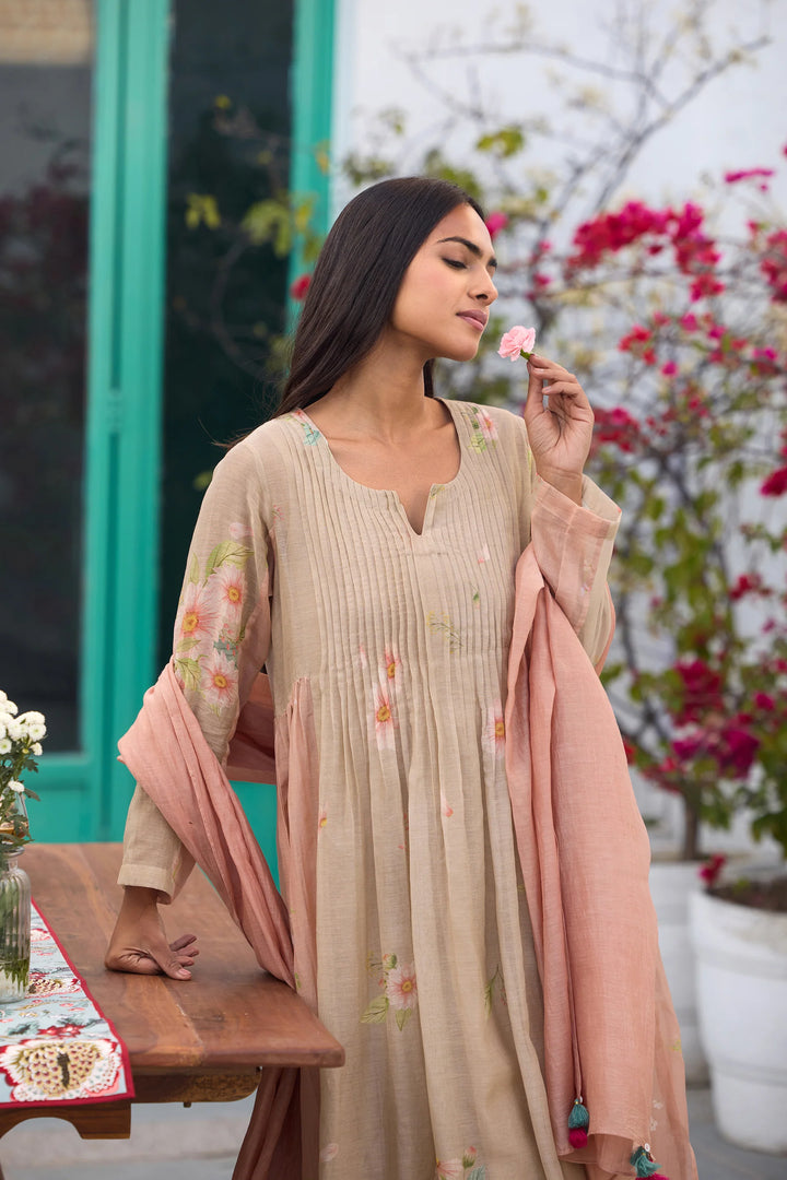 Daisy whisper Avril Kurta Set