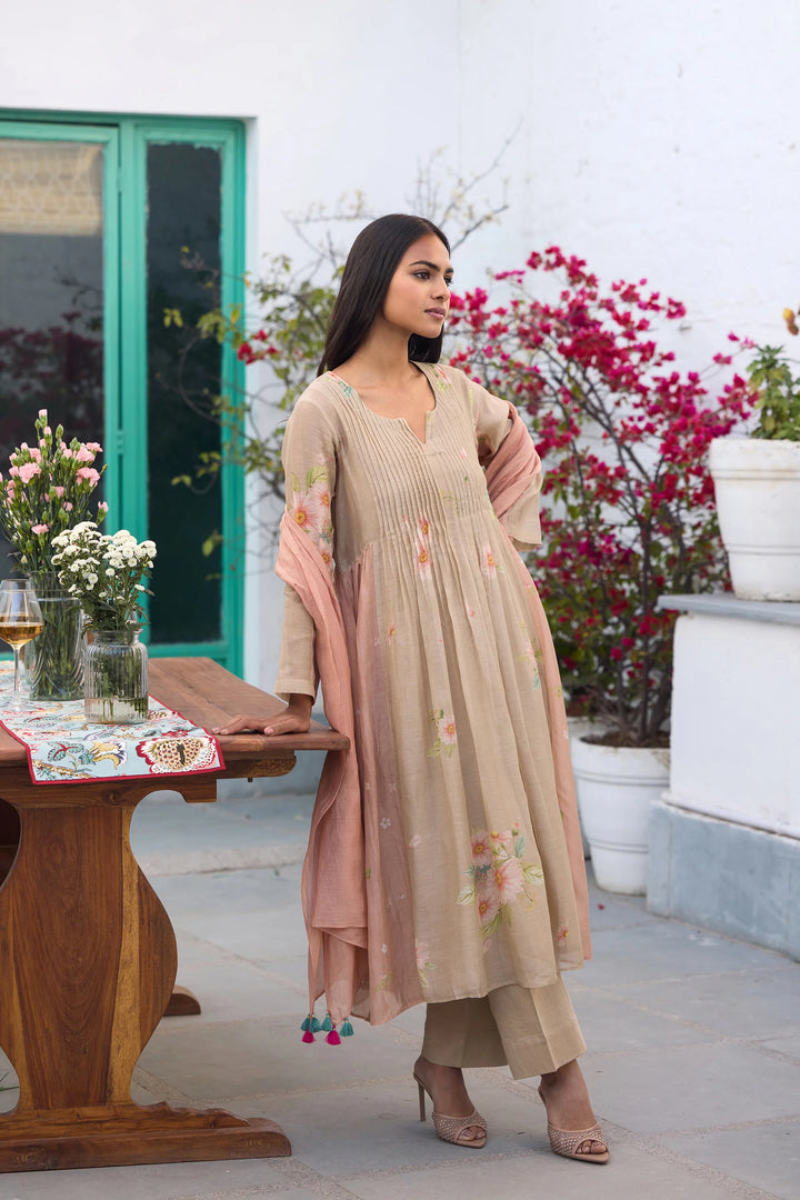 Daisy whisper Avril Kurta Set