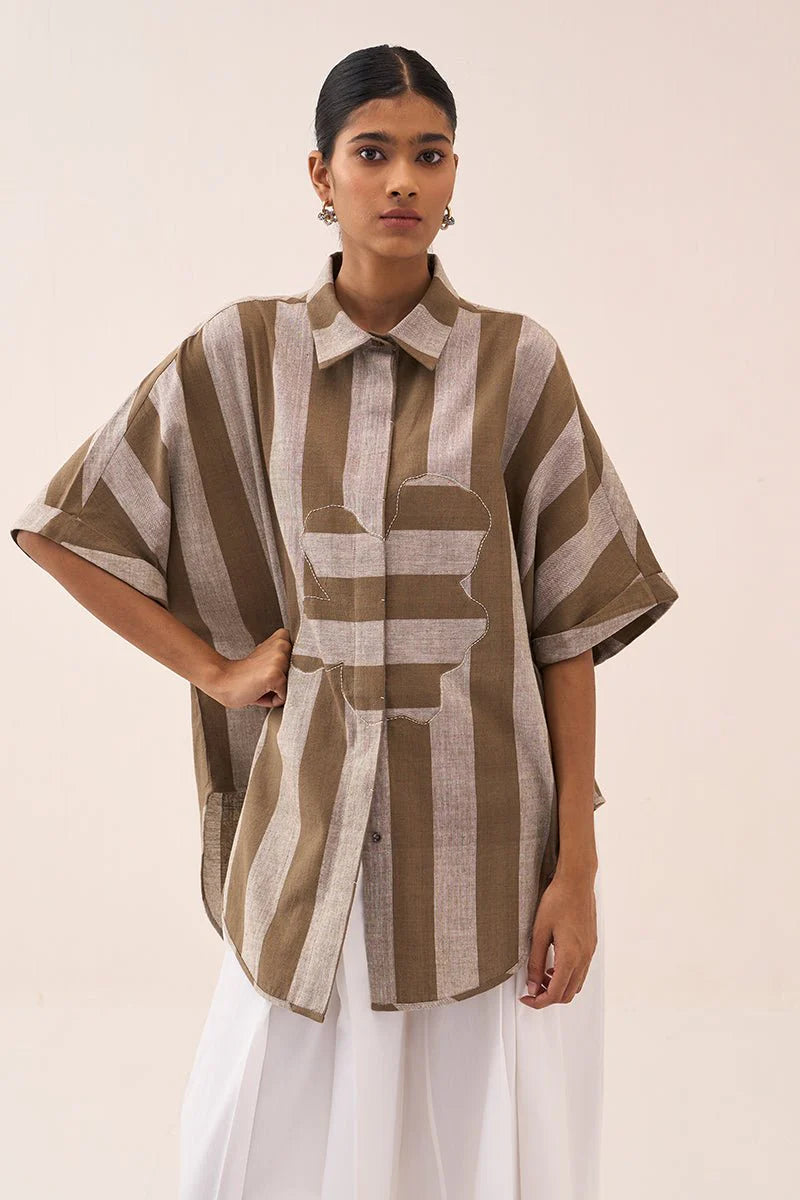 Floral Stripe Applique U-Hem Shirt
